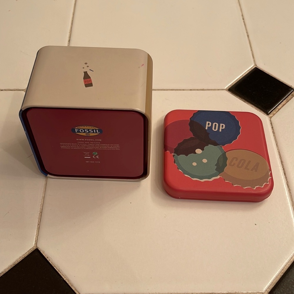 Fossil Cola Pop Tin